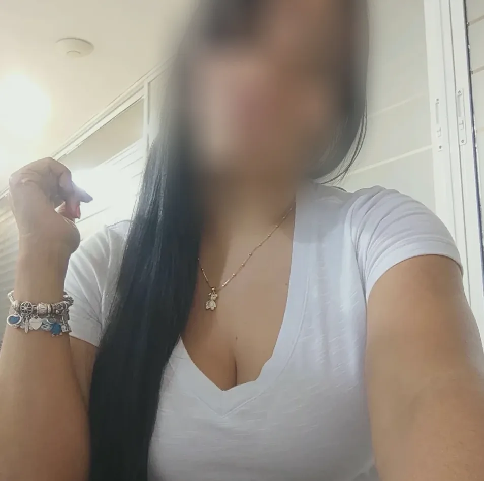 Sandra, 35